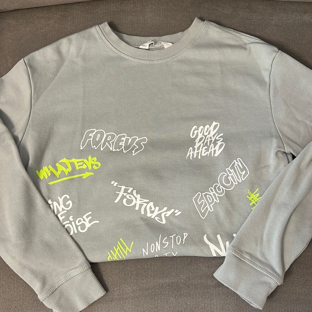 NEW H&M Boy graphic sweatshirt- 12-14Y